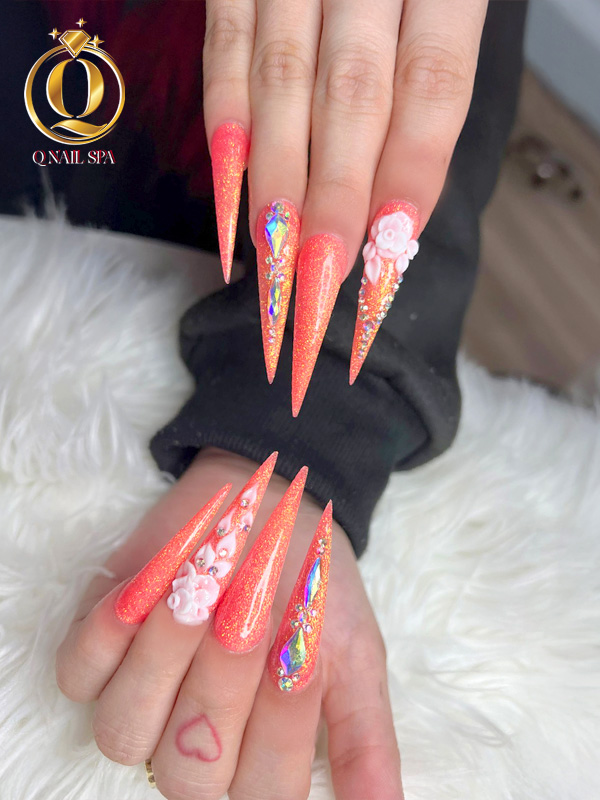 Q Nail Spa & Tanning